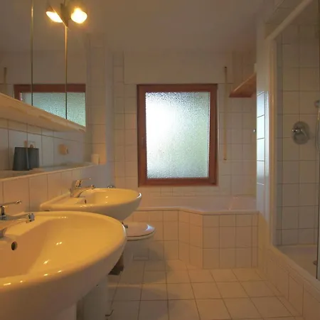 Ferienwohnungen Stegen דירה *